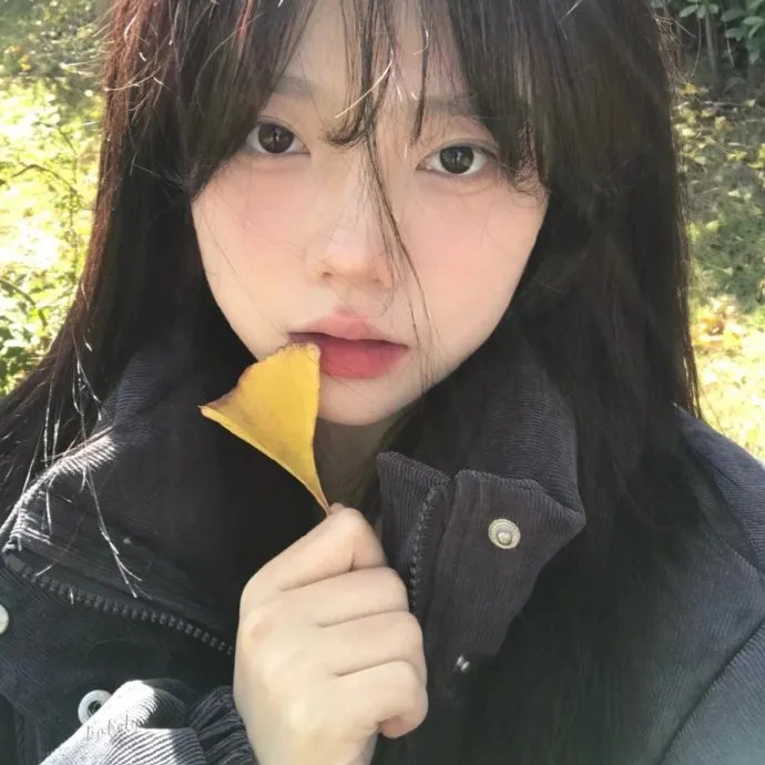 与暴君互换后,她地狱开局